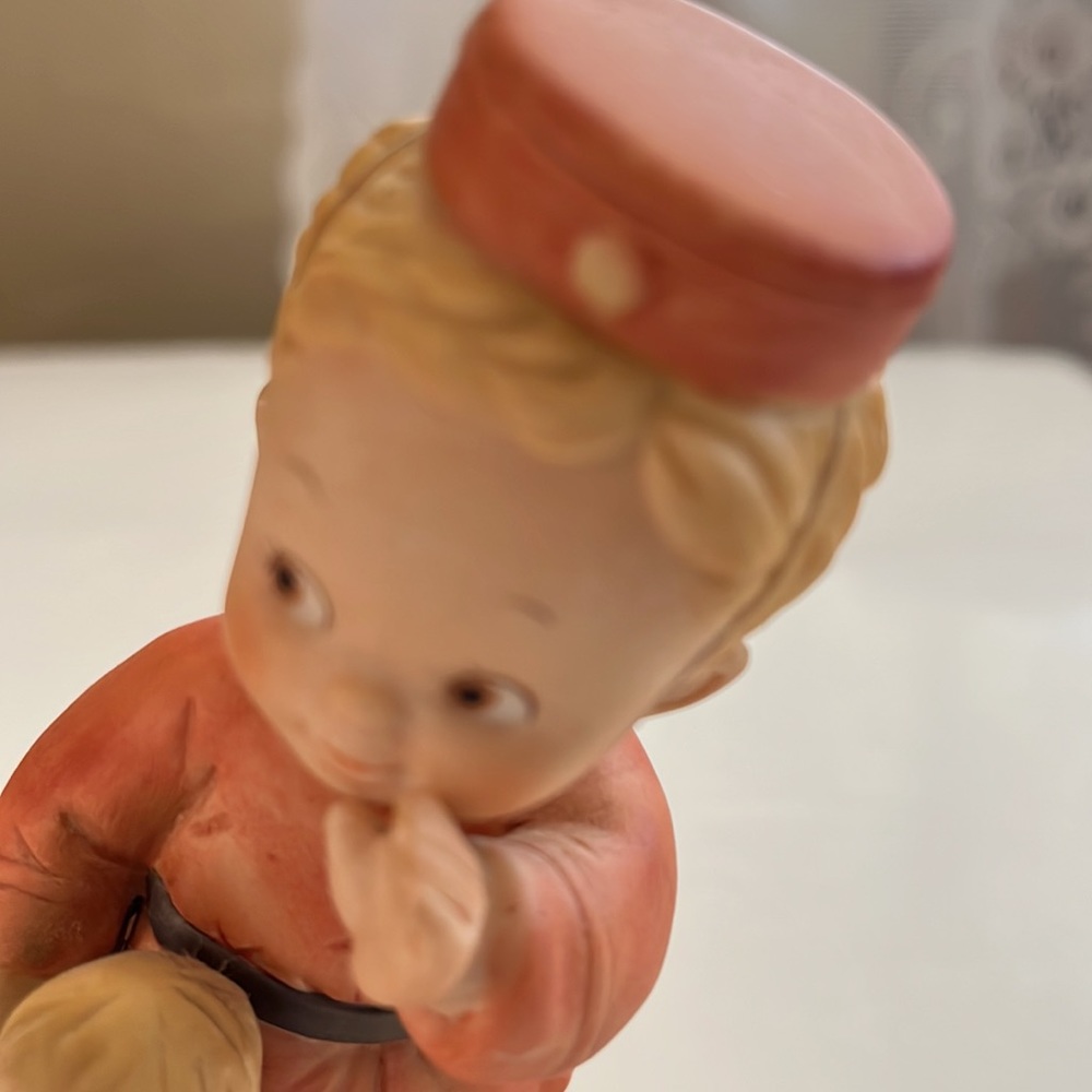 Enesco, “Special Delivery”, Memories Of Yesterday, 1998 figurine, 5.50”T - Picture 4 of 5